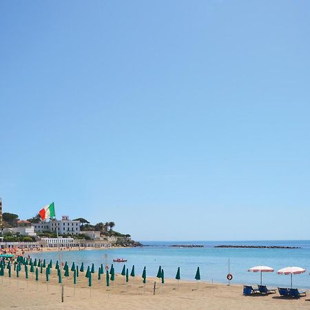 Beautiful Home In Fiumicino With Wifi Buitenkant foto