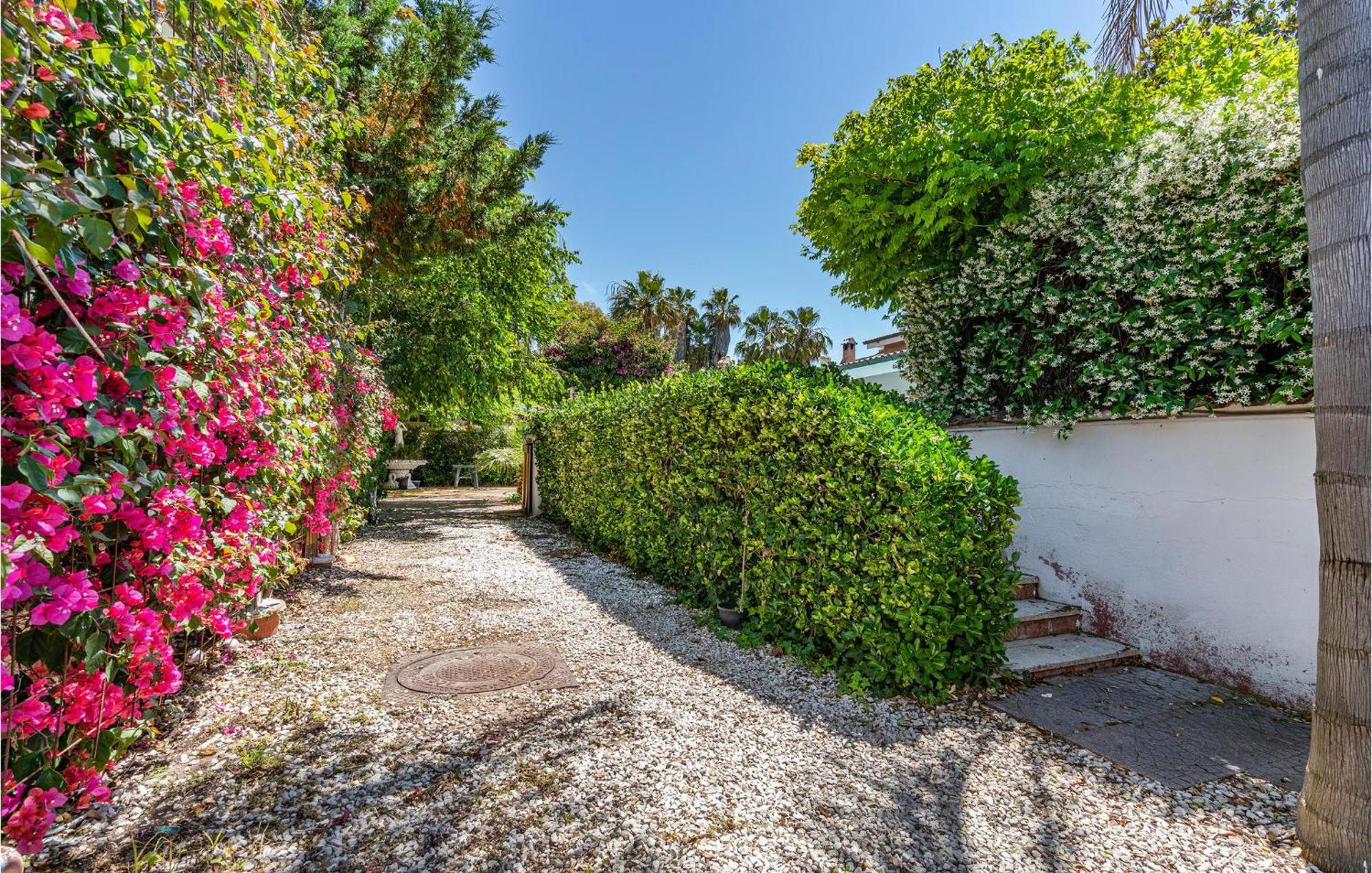 Beautiful Home In Fiumicino With Wifi Buitenkant foto