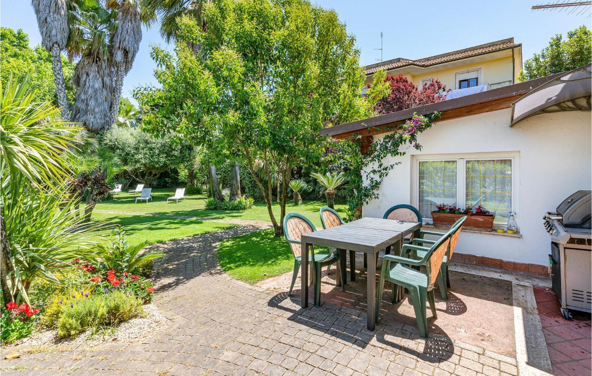 Beautiful Home In Fiumicino With Wifi Buitenkant foto