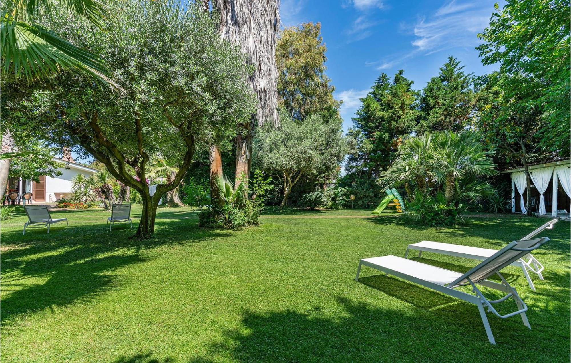 Beautiful Home In Fiumicino With Wifi Buitenkant foto