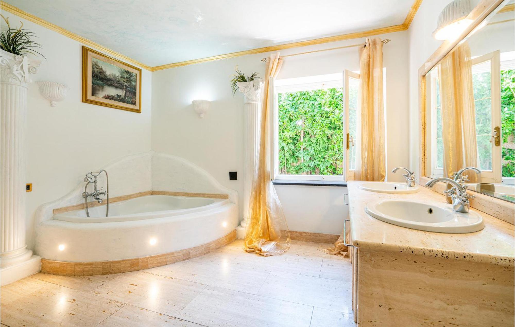 Beautiful Home In Fiumicino With Wifi Buitenkant foto