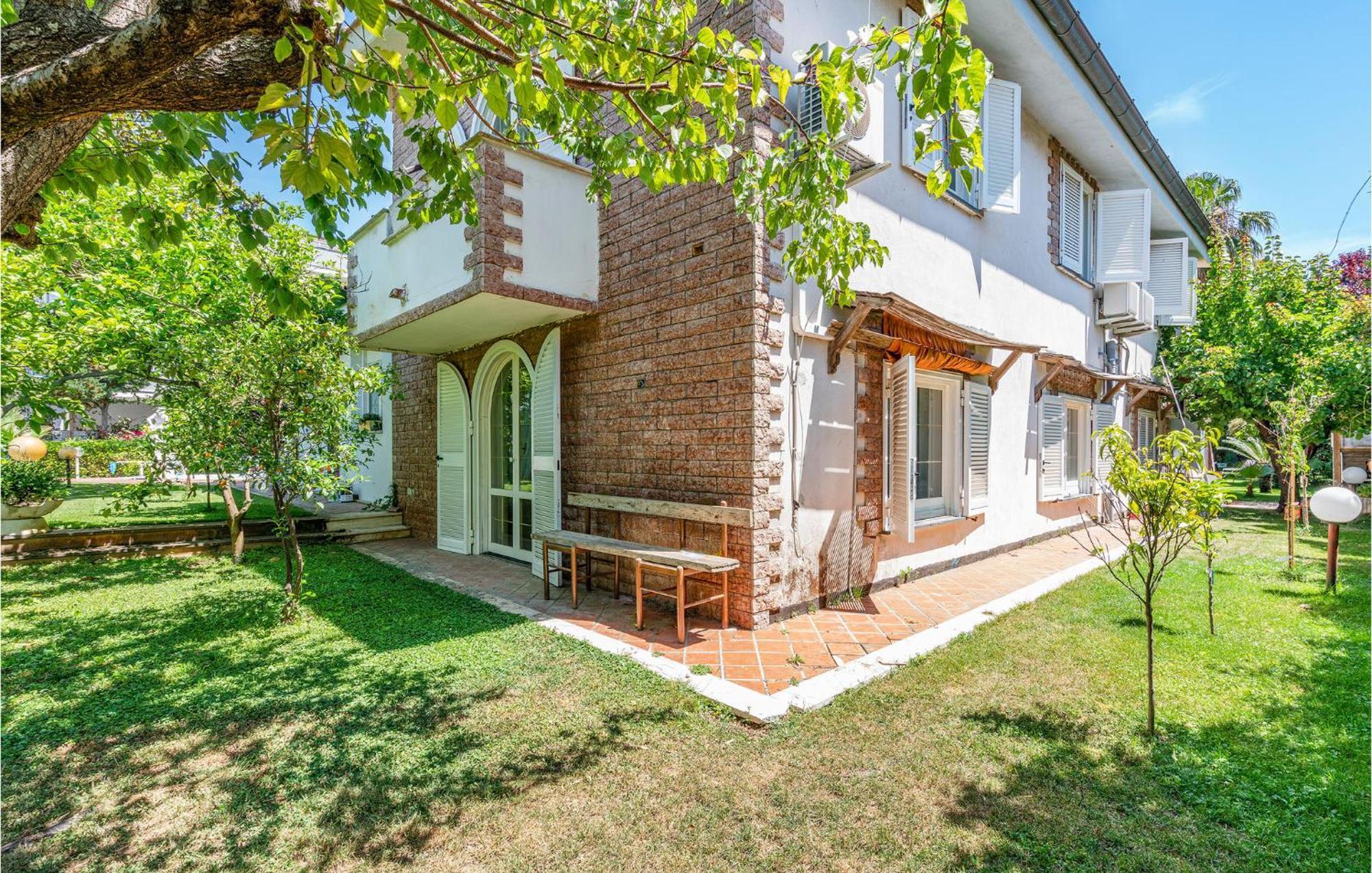 Beautiful Home In Fiumicino With Wifi Buitenkant foto
