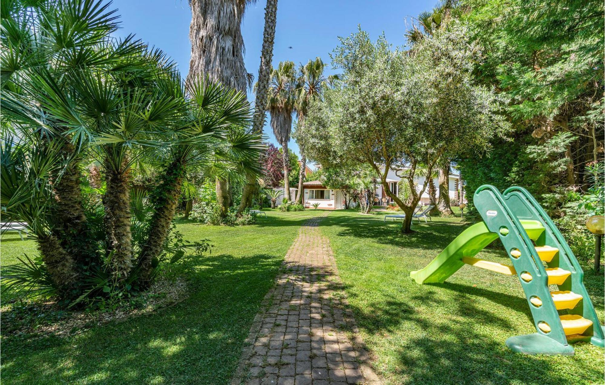 Beautiful Home In Fiumicino With Wifi Buitenkant foto
